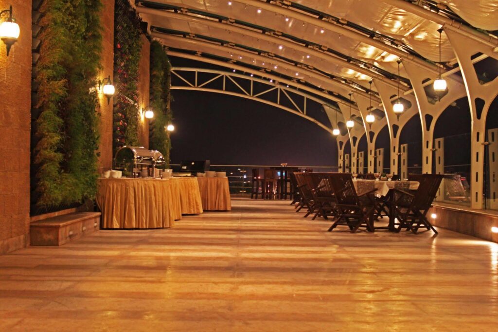 Fortune-Select-Sg-Highway-Ahmedabad-Member-ItcS-Hotel-Group-Exterior