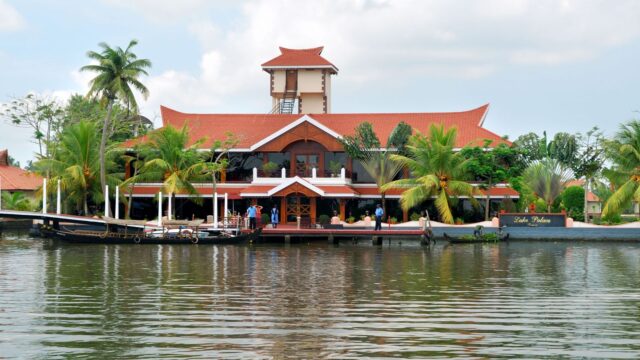 lake-palace-alleppey